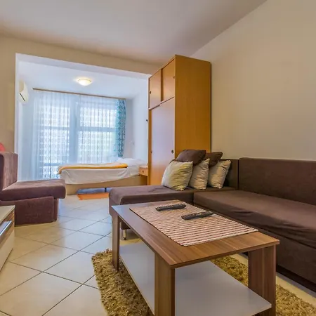 Apartment Abacia C *